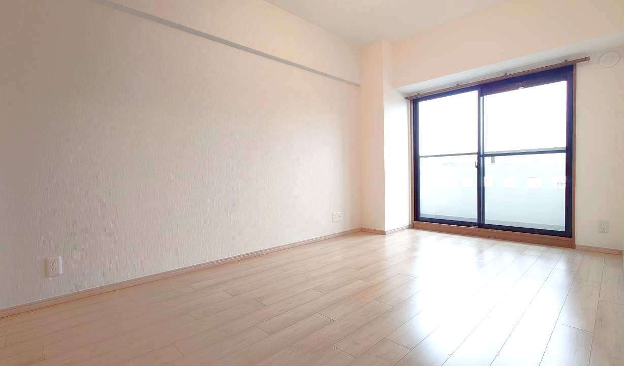 徒歩９分圏内に２沿線利用ＯＫ◆２０２５年９月リフォーム完了の美室◆シンフォニー桃山の洋室|洋室