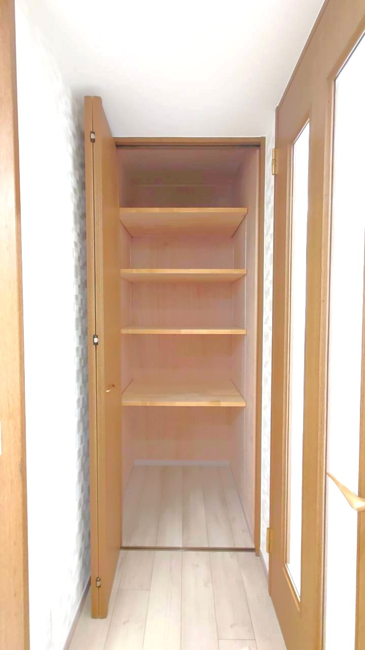 徒歩９分圏内に２沿線利用ＯＫ◆２０２５年９月リフォーム完了の美室◆シンフォニー桃山の収納|その他収納スペース