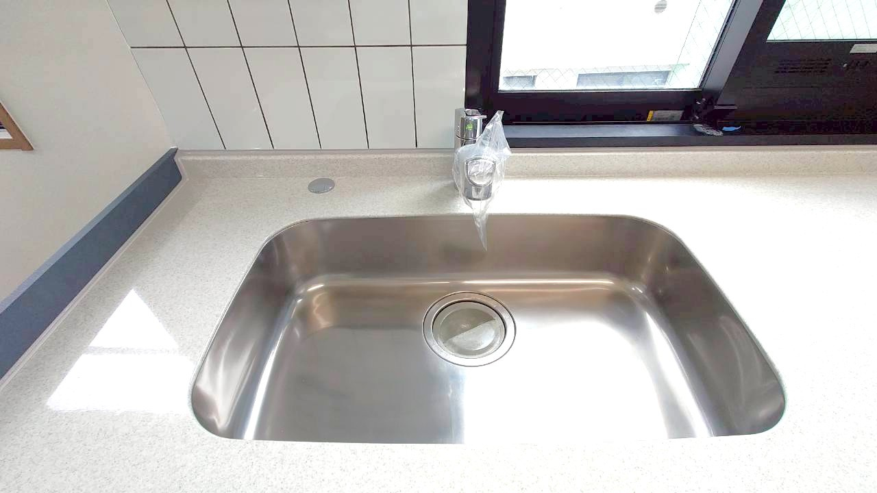 徒歩９分圏内に２沿線利用ＯＫ◆２０２５年９月リフォーム完了の美室◆シンフォニー桃山のキッチン|シンク