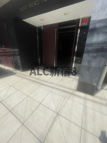 セントパレス方南町のエントランス