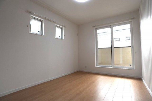 東邦ピュアコート青木島乙Ⅱ　建売住宅　2号棟の洋室