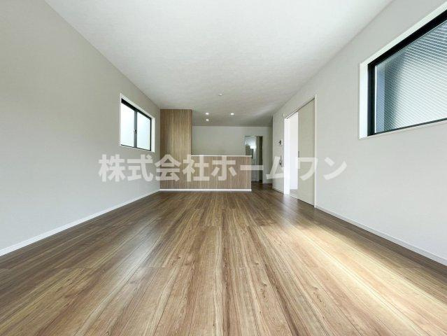 青梅市新町6期　新築戸建の居間・リビング|おしゃれなリビングです