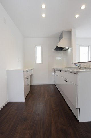 安茂里杏花台　建売住宅　2号棟のキッチン