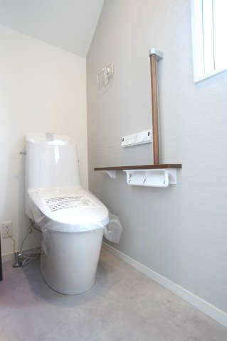 安茂里杏花台　建売住宅　2号棟のトイレ