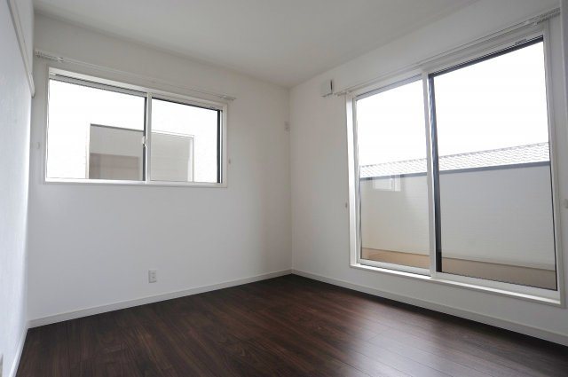 安茂里杏花台　建売住宅　2号棟の洋室