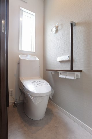 安茂里杏花台　建売住宅　2号棟のトイレ