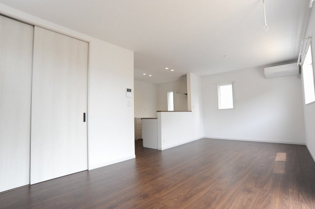 安茂里杏花台　建売住宅　2号棟の居間・リビング