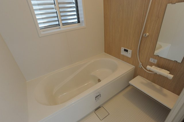 安茂里杏花台　建売住宅　1号棟の浴室