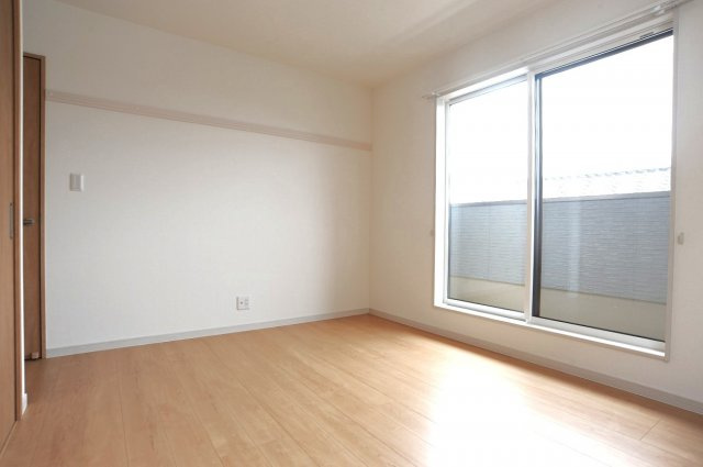 安茂里杏花台　建売住宅　1号棟の洋室