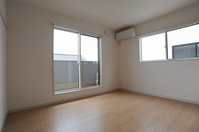 安茂里杏花台　建売住宅　1号棟の洋室