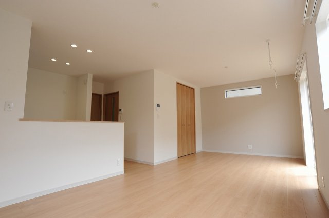 安茂里杏花台　建売住宅　1号棟の居間・リビング