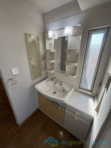 厚木市毛利台2丁目　中古戸建の独立洗面台