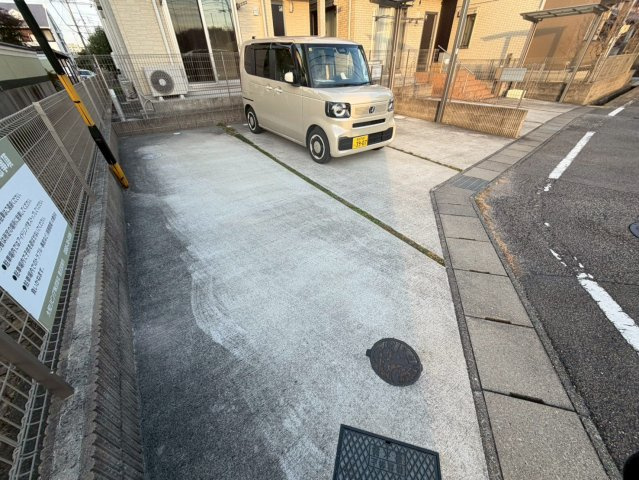 園原貸家 の駐車場