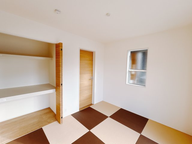 【新築戸建】高崎市箕郷町上芝の和室|■1階和室（1号棟）｜和室でしか味わえない畳ならではの香りや素材で和のやすらぎを感じてください♪休日はお子様とお昼寝するのにも最適です！