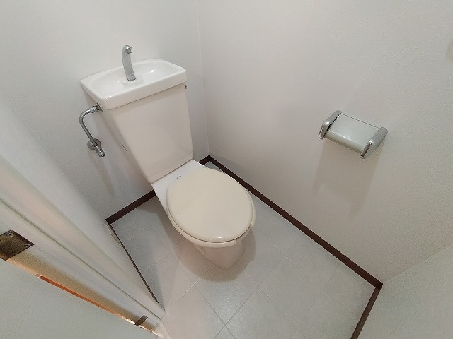 神戸市東灘区青木５丁目の賃貸マンションのトイレ|トイレ