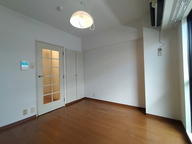 神戸市東灘区青木５丁目の賃貸マンションの内装|洋室