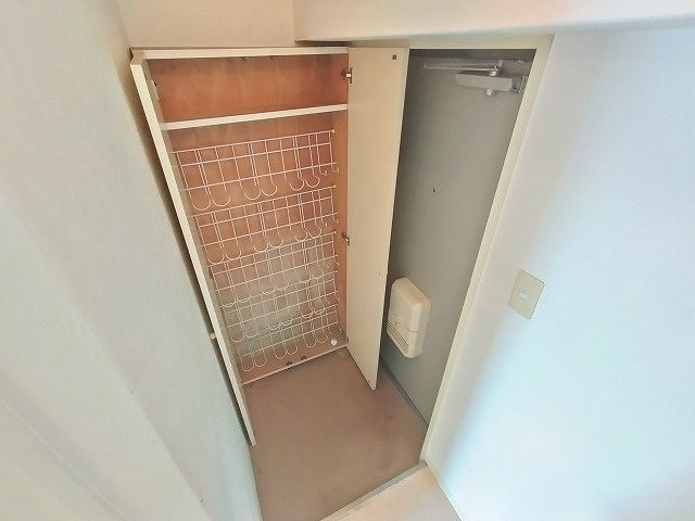 神戸市東灘区青木５丁目の賃貸マンションの玄関|シューズボックス付き