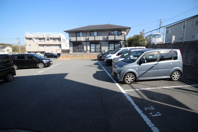 パルティーダC棟の駐車場