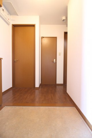 パルティーダC棟の玄関