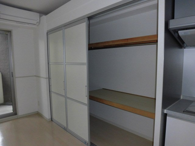 大阪市天王寺区筆ケ崎町の賃貸マンションの収納