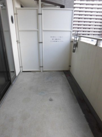 大阪市天王寺区筆ケ崎町の賃貸マンションのバルコニー