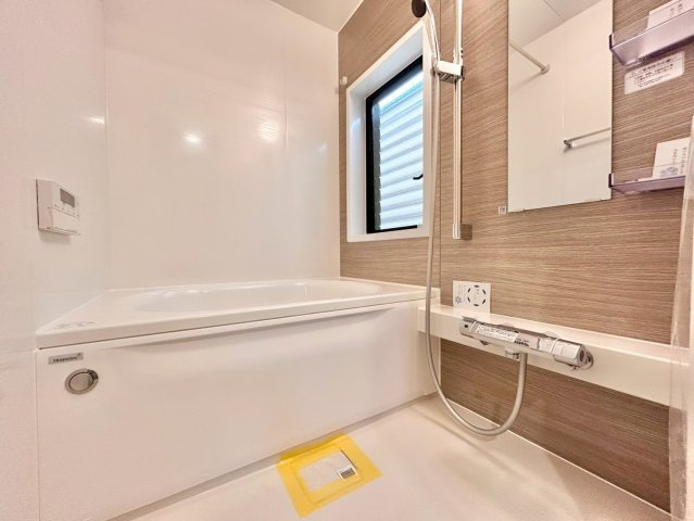 世田谷区南烏山1丁目　中古戸建の浴室|浴室乾燥機付きのため、雨の日の洗濯物干しやカビの予防にも役立ちます。

ご内見希望・資料請求などお気軽にお問い合わせ下さい！
03-5990-5201