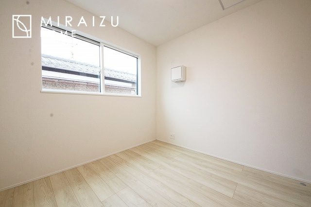 【洋室】 | 平日・休日問わず、いつでもご見学が出来ます♪☆実際に見て、触れて感じる安心のお住まい探しを体験して下さい♪☆物件情報だけでなく、地域の特色などなどエリア情報もお伝え出来たら嬉しいです♪