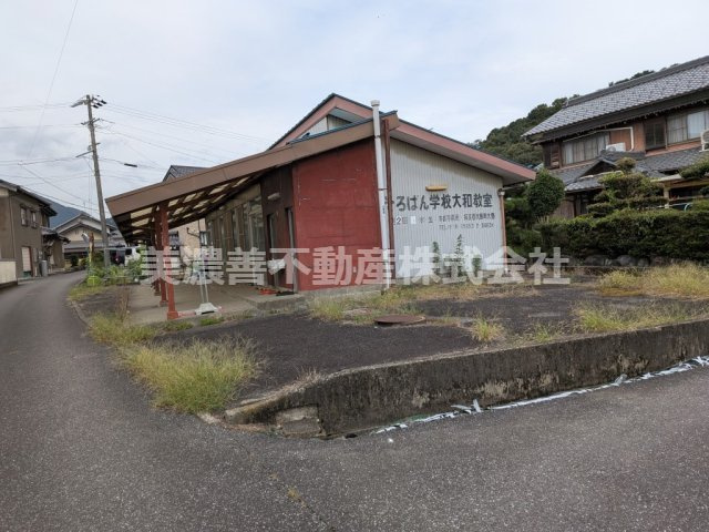 ６５４７２　揖斐郡揖斐川町上南方中古店舗の外観