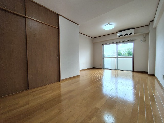 上池田グリーンハイツの居間・リビング