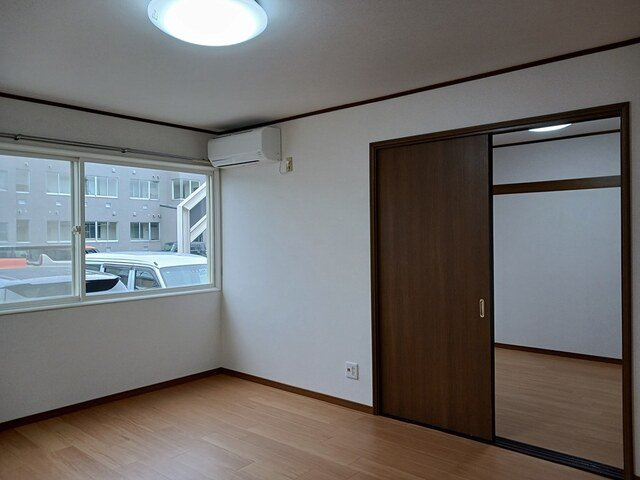 サン・ドミールＢの居間・リビング