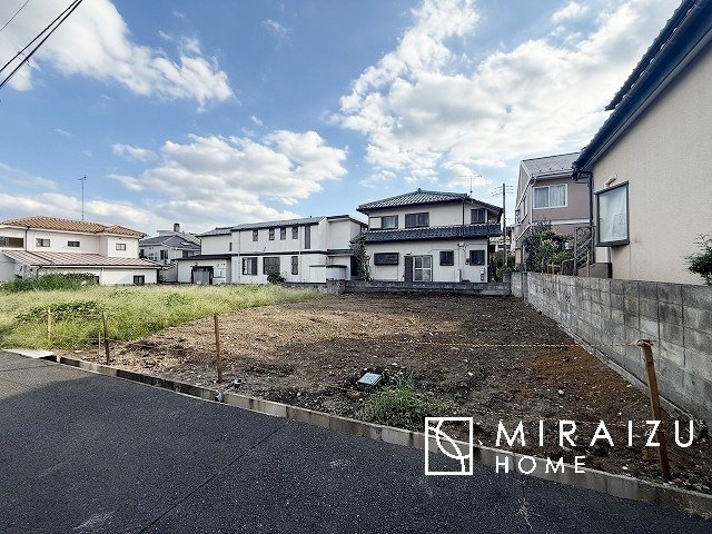 【前面道路含む現地写真】 | 陽の光をたっぷりと浴びながら気持ち良く生活が出来ます。夢のマイホーム、夢ではなく実現出来ます！見学・ご相談等、お気軽にご連絡下さい。