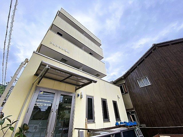 神戸市兵庫区湊山町の賃貸マンションの外観