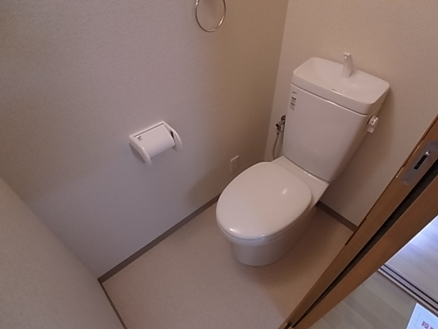神戸市兵庫区湊山町の賃貸マンションのトイレ|トイレ
