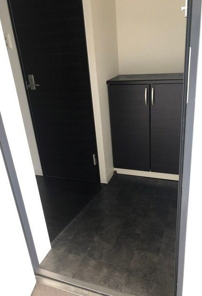 オクトレーベン新大阪の玄関