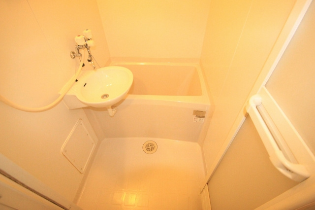 レオパレス三葉の浴室