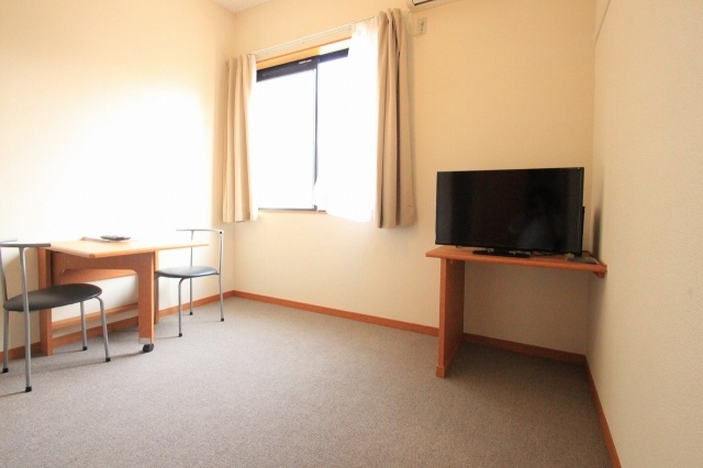 レオパレス三葉の洋室