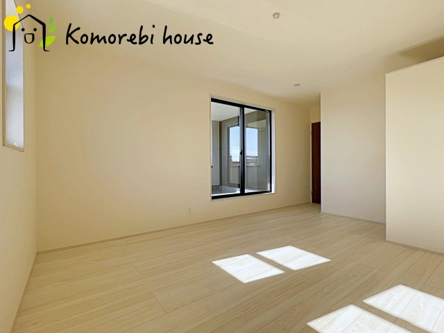 さいたま市西区宝来　新築一戸建て　リーブルガーデン　01の寝室|開放的な寝室です