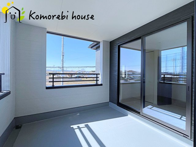 さいたま市西区宝来　新築一戸建て　リーブルガーデン　01のバルコニー|開放的で明るい空間を演出してくれるバルコニーです