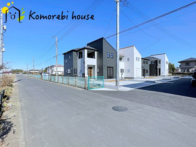 さいたま市西区宝来　新築一戸建て　リーブルガーデン　01の前面道路含む現地写真|前面道路含む現地写真です