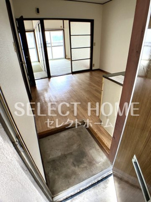 【玄関】 | コーポ眞朝 | ゆったりとした玄関です