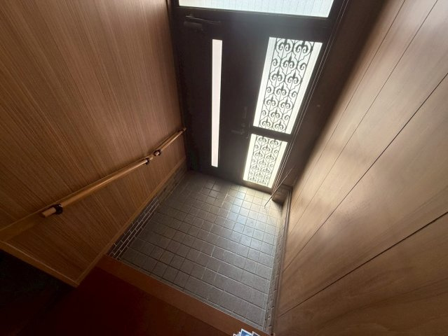 神戸市須磨区平田町１丁目の一戸建ての玄関|玄関