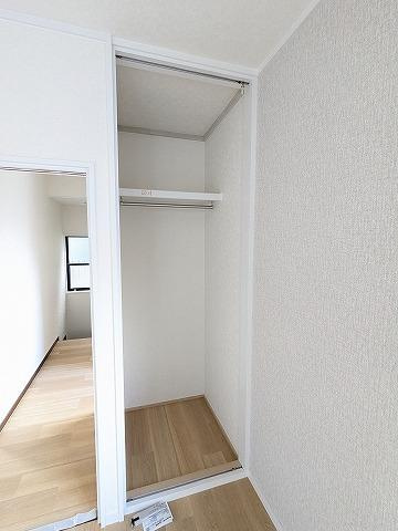 村野本町　中古一戸建ての収納|洋室のクローゼット
■物件内覧・資金計画相談・住宅ローン相談、リフォーム相談、お問合せ受付中■
※当日・翌日のご内覧、ご相談はお電話でのお問合せがスムーズです！
