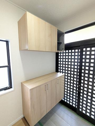 村野本町　中古一戸建ての玄関|シューズボックス
■物件内覧・資金計画相談・住宅ローン相談、リフォーム相談、お問合せ受付中■
※当日・翌日のご内覧、ご相談はお電話でのお問合せがスムーズです！