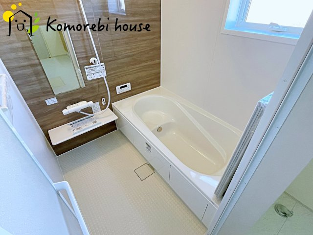 さいたま市西区宝来　新築一戸建て　リーブルガーデン　02の浴室|ゆったり過ごせるお風呂です
