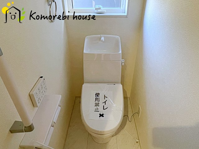 さいたま市西区宝来　新築一戸建て　リーブルガーデン　02のトイレ|ゆったりとした空間のトイレです