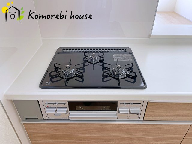 さいたま市西区宝来　新築一戸建て　リーブルガーデン　02のキッチン|きれいなキッチンです