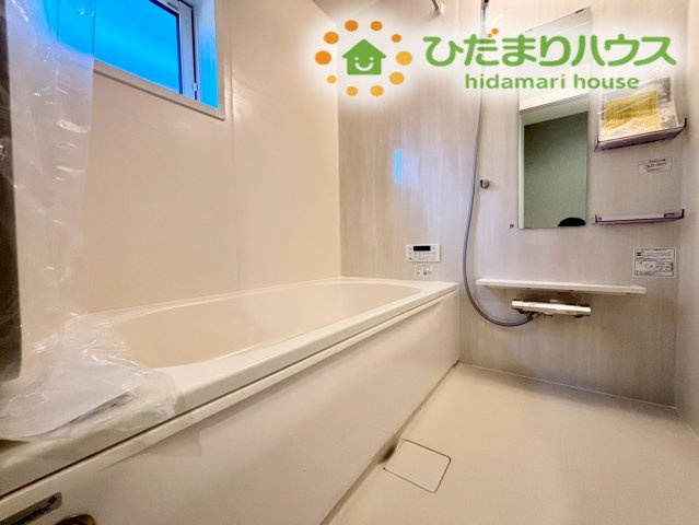 行田市桜町1丁目　新築一戸建て　ブルーミングガーデン　01の浴室|清潔感のある浴室は自分一人のリラックス空間を演出してくれます。
もちろんお子様と一緒でも十分な広さがあり快適です(^^♪												