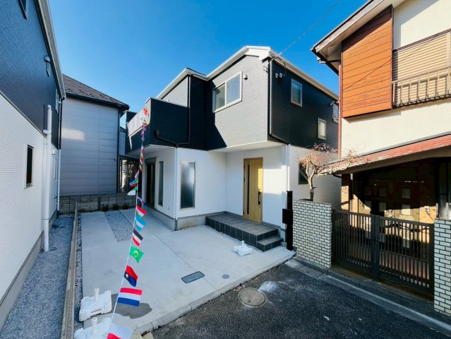 【外観】 | 練馬区西大泉６丁目　新築戸建て　１号棟 | 重厚感あふれる外観デザインで、存在感のある邸宅に