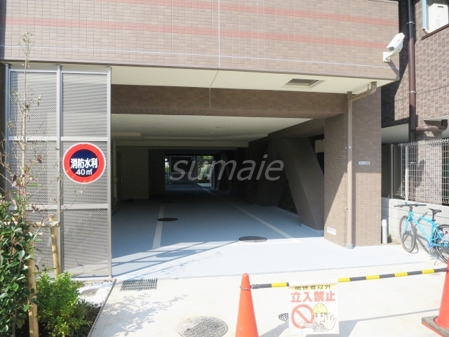 メインステージＴＯＫＹＯ・ＮＯＲＴＨ ＨＹｓの駐車場|駐車場、駐輪場、バイク置場の入り口です！！