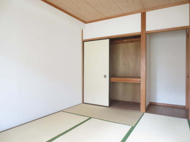 マイハイツピュアの居間・リビング|★キレイな和室です★